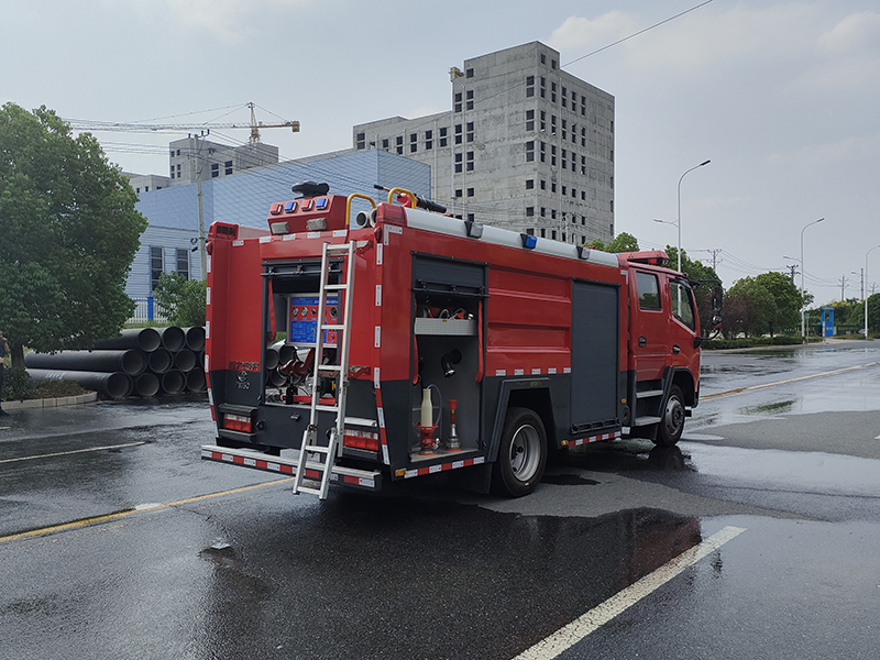 东风5吨 泡沫消防车